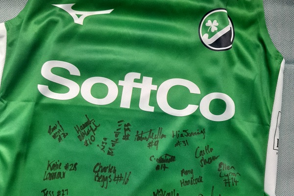 Irish hockey team signs for Elsie